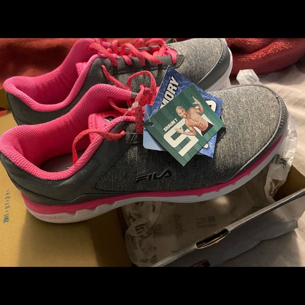 New Fila Size 10 Womens